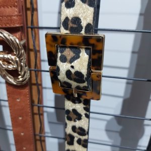 Cinto Fivela Resinada &#8211; Animal Print Claro