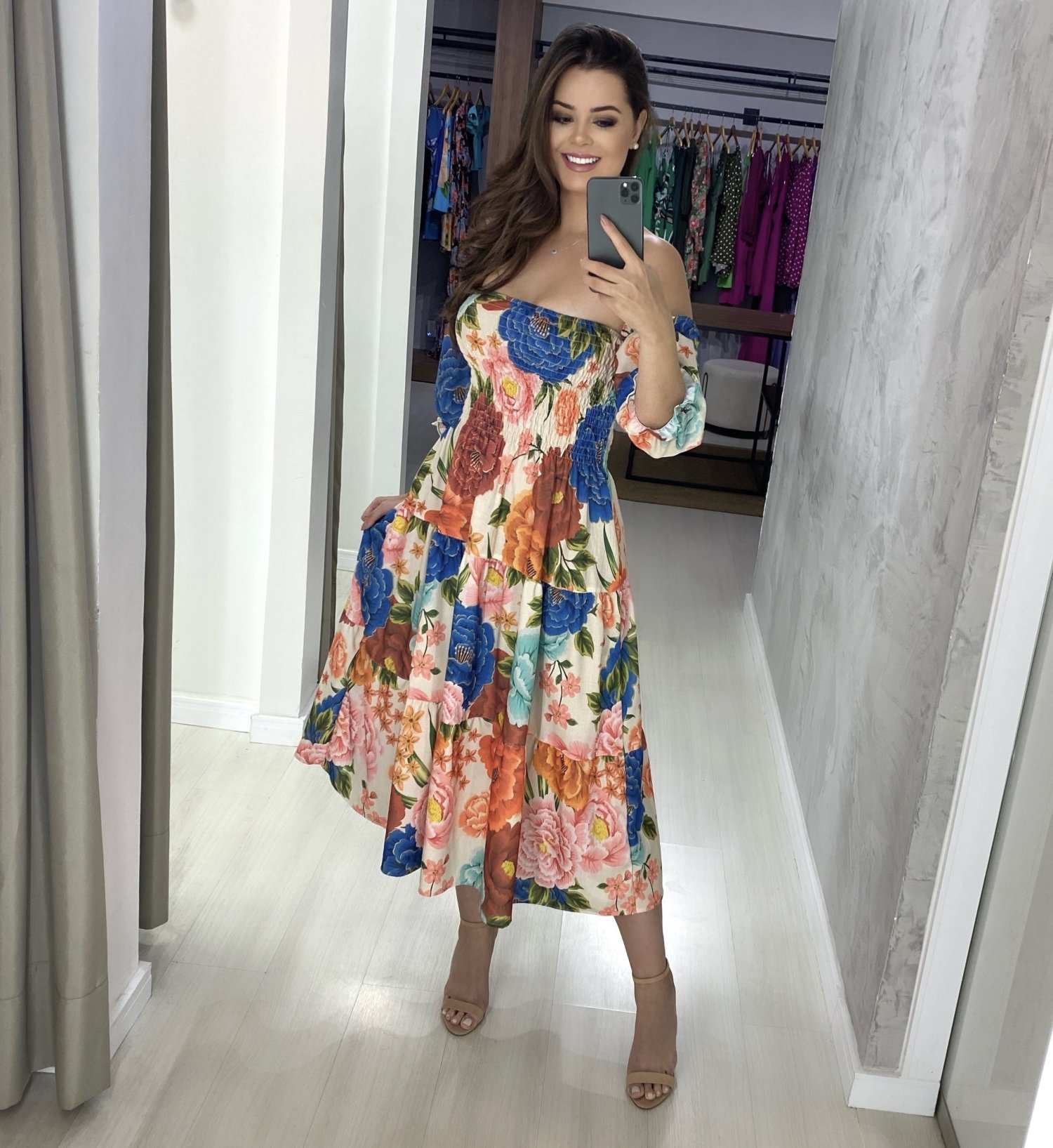 Vestido Nina Midi - Floral Fundo Bege - Image 1