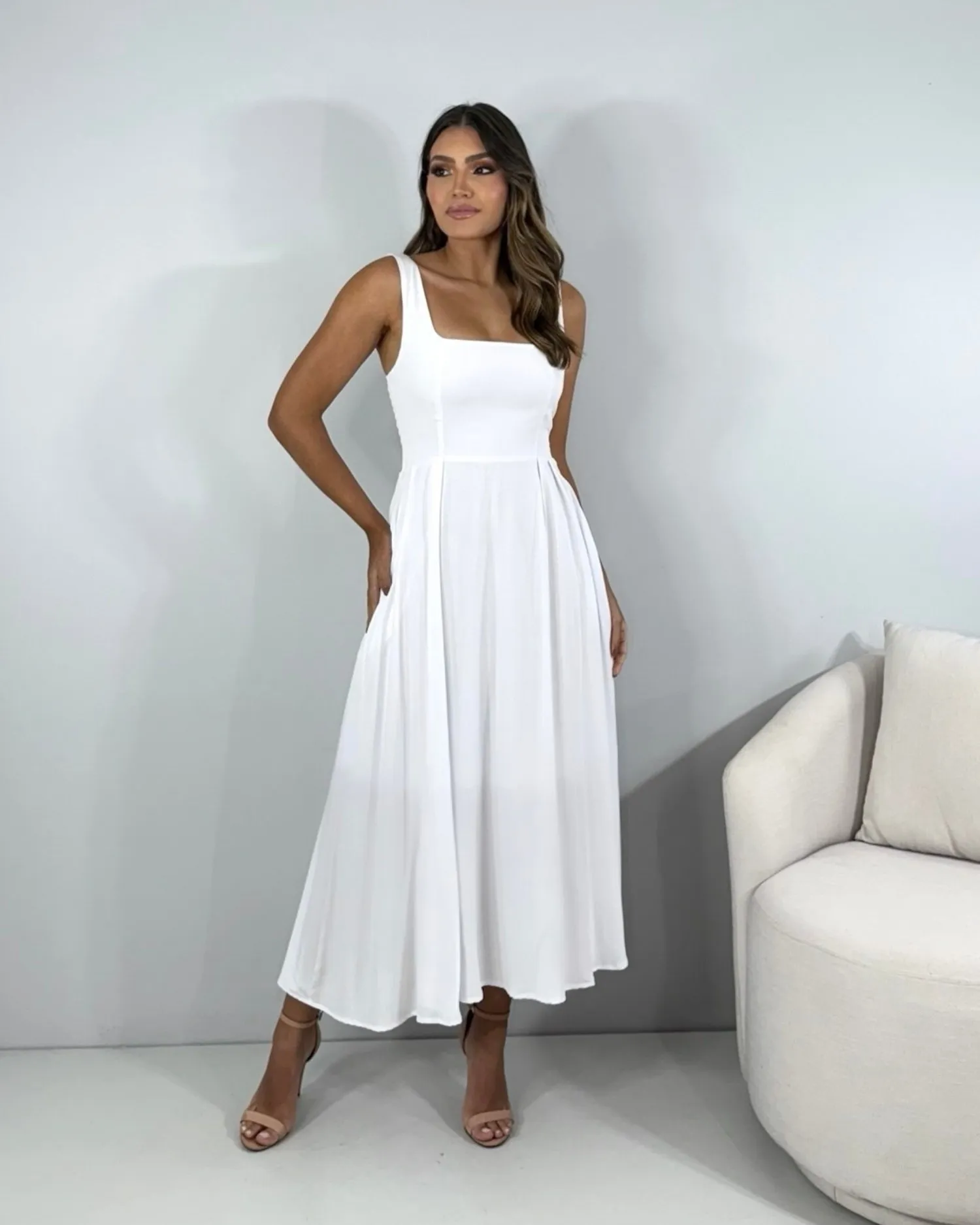 Como escolher o tamanho do vestido: medir, comparar e o que fazer no meio-termo
