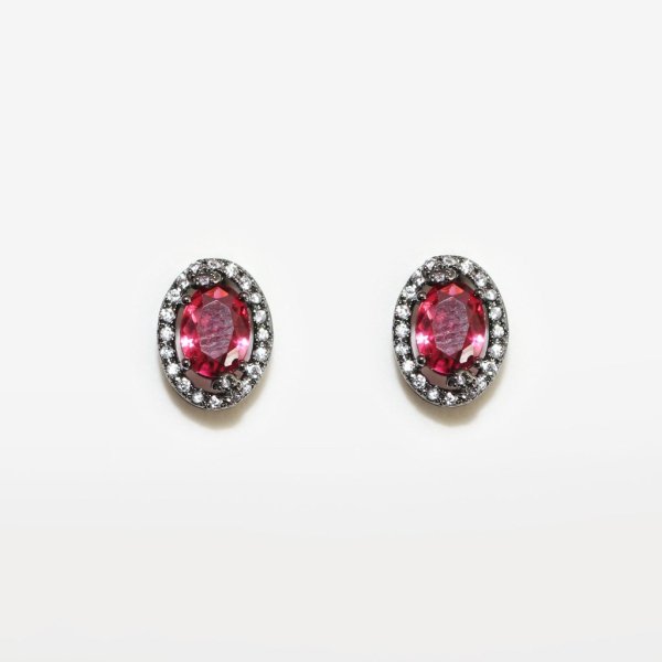 Brinco Oval Cravejado com Solitário - Vermelho