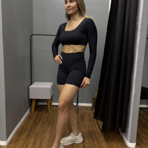 Cropped Manga Longa Preto - Image 1