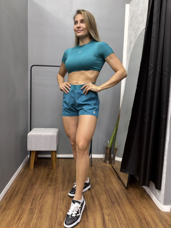 Cropped Manga Curta Esmeralda