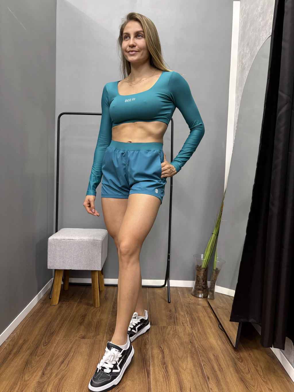 Cropped Manga Longa Esmeralda - Image 1