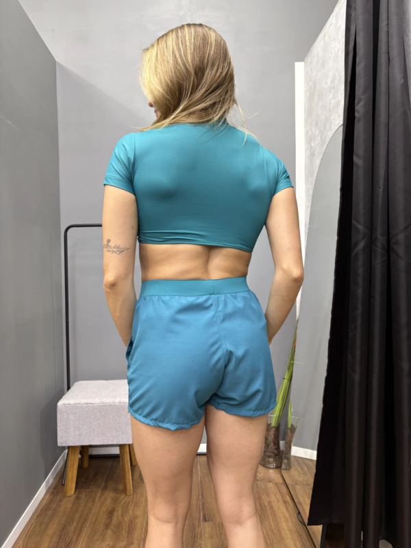 Cropped Manga Curta Esmeralda