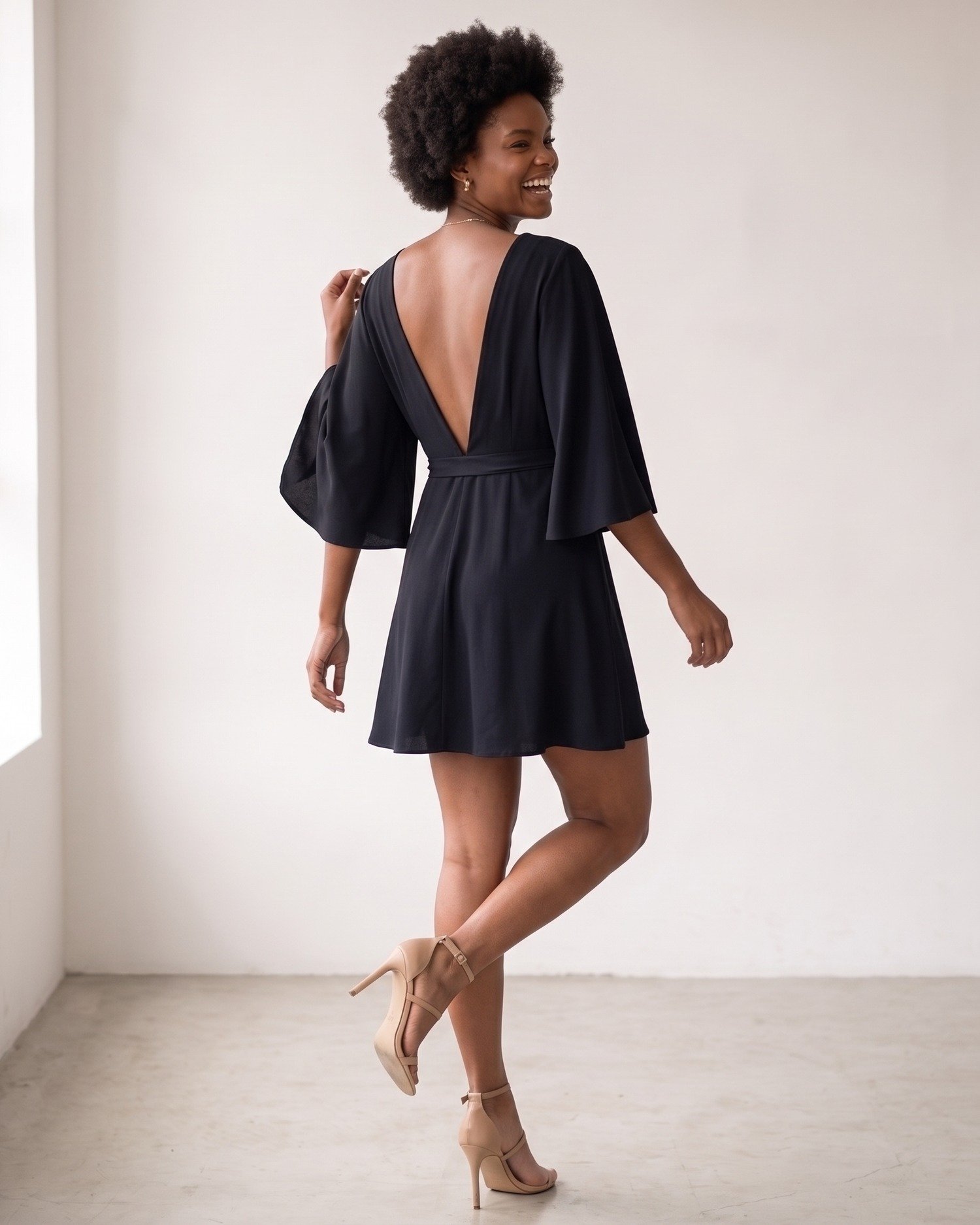 Vestido Aimê Preto costas